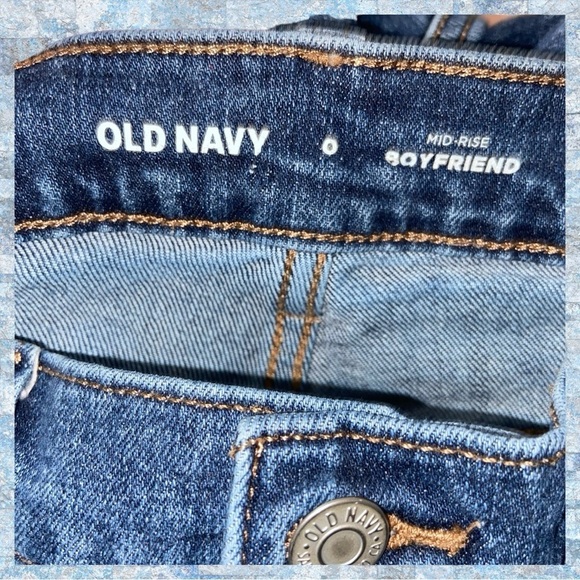 Old Navy Women’s 0 Blue Midrise Destroyed Whiskering Faded Boyfriend Denim - Picture 4 of 5